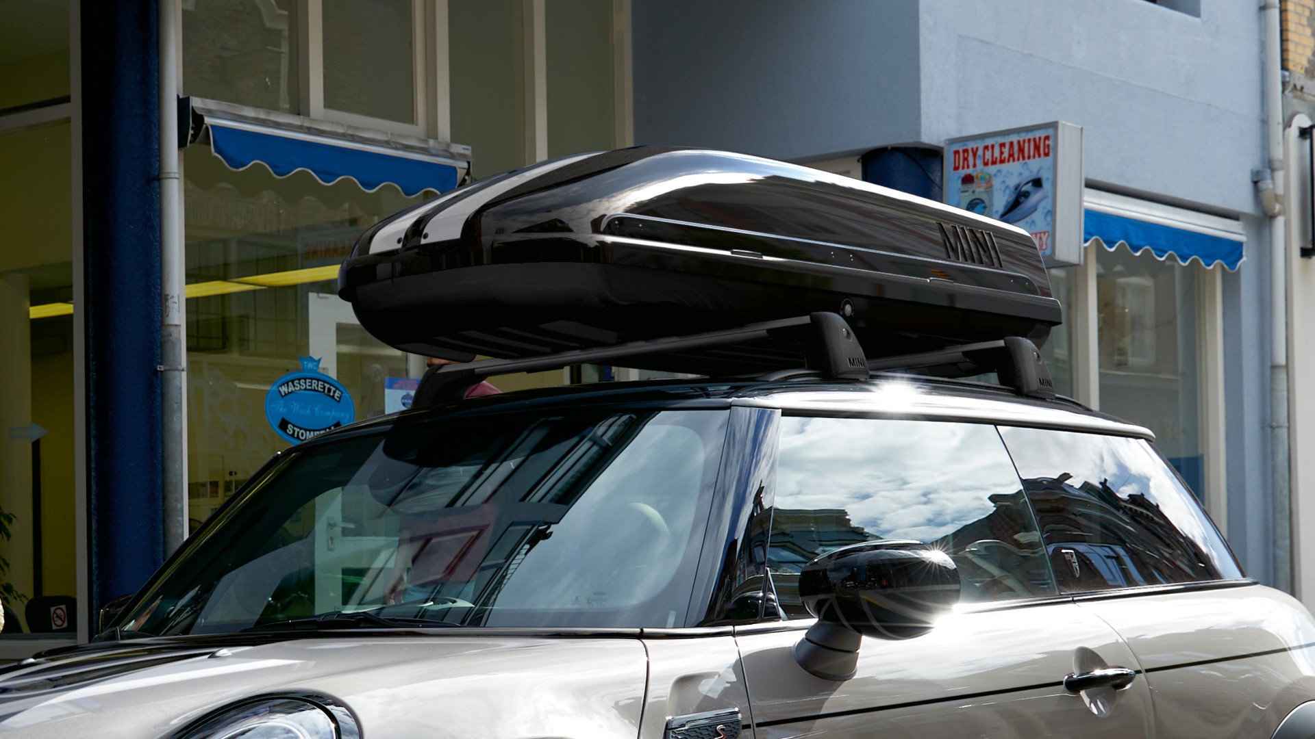 Roof boxes